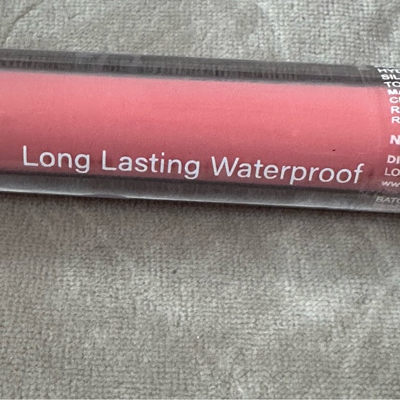Romantic Beauty Lip Gloss 05 Tea Rose Br New Sealed - Picture 3 of 4